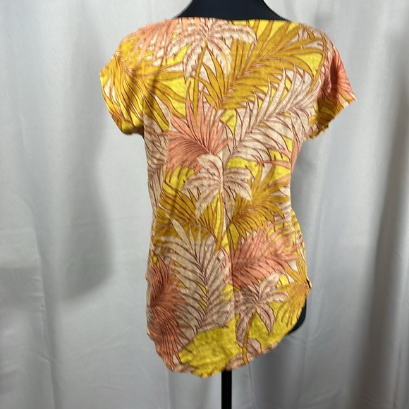Tahari Linen Top with Yellow tan and pink Pattern - Picture 3 of 4